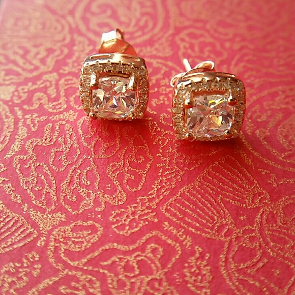 Jewelry - NEW Rose gold princess - cut stud earrings
